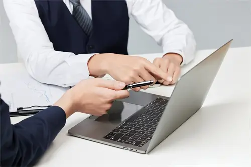 景亚萍面临什么法律后果