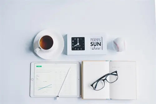 成考法律考什么专业的人多